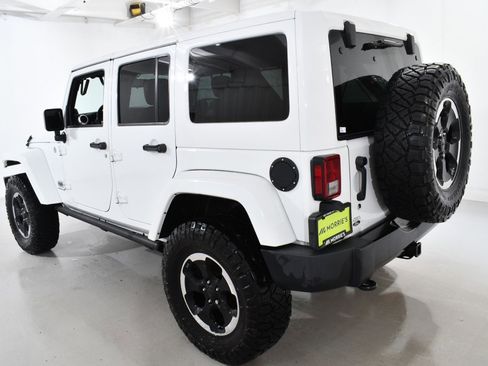 Used 2014 Jeep Wrangler Unlimited Sahara image 15