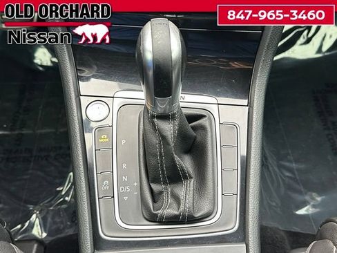 Used 2016 Volkswagen Golf R 4-Door AWD/4WD image 18