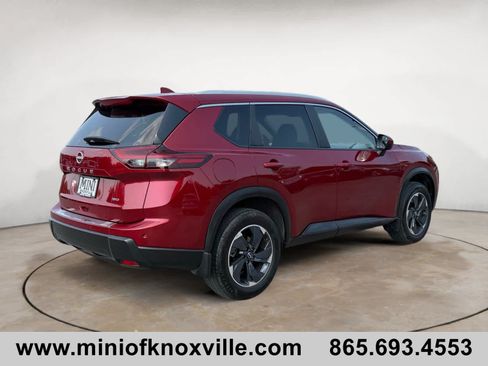Used 2025 Nissan Rogue SV w/ SV Premium Package AWD/4WD image 3