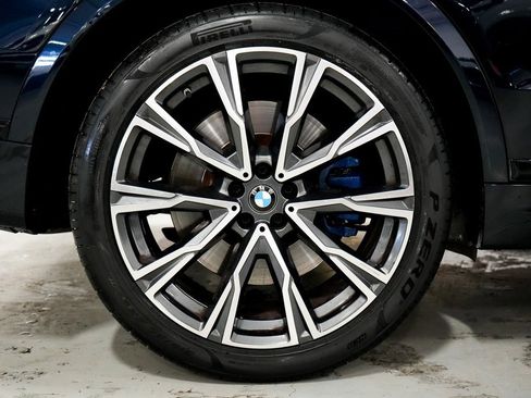 Used 2022 BMW X7 M50i w/ Dynamic Handling Package image 28
