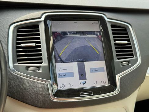 Used 2016 Volvo XC90 T5 Momentum image 11