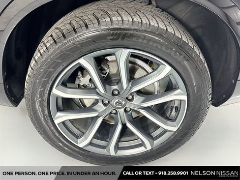 Used 2017 Volvo XC90 T6 Momentum w/ Vision Package image 33