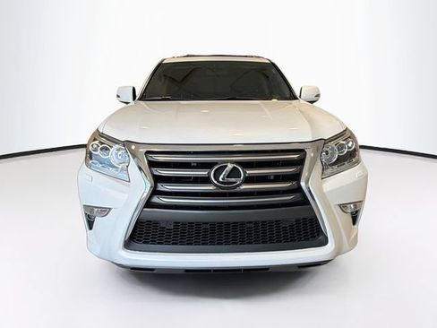 Used 2017 Lexus GX 460 Luxury AWD/4WD image 2