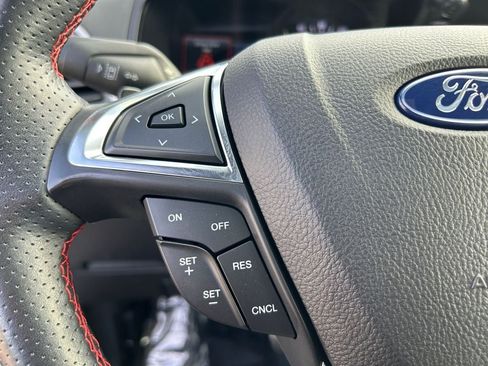 Used 2022 Ford Edge ST-Line w/ Class II Trailer Tow Package AWD/4WD image 17