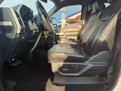 Used 2017 Ford F350 Lariat w/ Chrome Package image 10