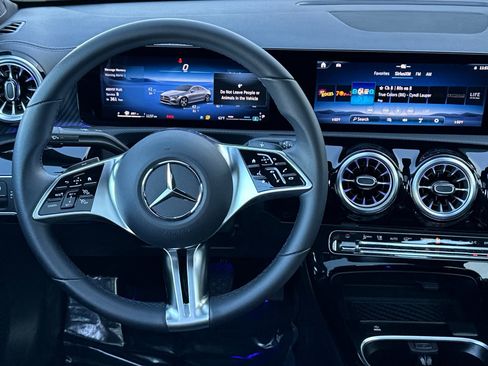 Certified 2025 Mercedes-Benz CLA 250 image 14