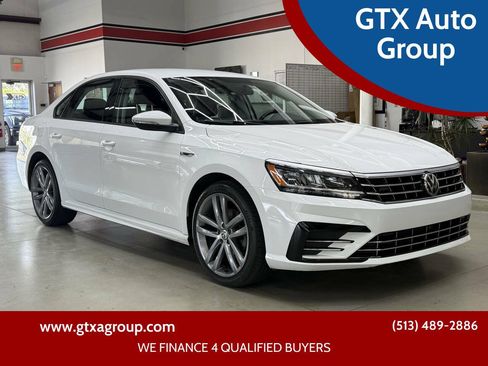 Used 2018 Volkswagen Passat 2.0T R-Line w/ R-Line Lighting Package FWD image 1