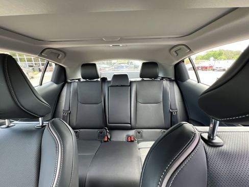 Used 2025 Toyota Prius XLE FWD image 5