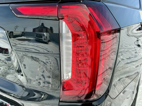 Used 2021 GMC Yukon XL AT4 w/ AT4 Premium Package image 16