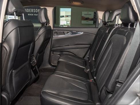 Used 2021 Lincoln Nautilus Reserve AWD/4WD image 18