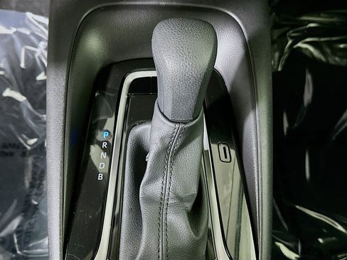 Used 2025 Toyota Corolla LE FWD image 19