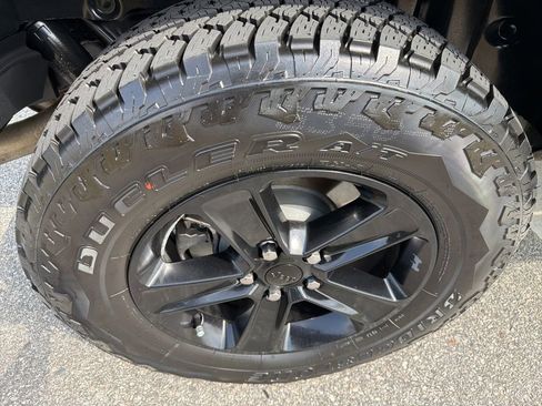 Used 2022 Jeep Wrangler Unlimited Sahara AWD/4WD image 8