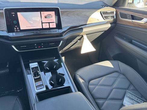 New 2026 Volkswagen Atlas SE image 15