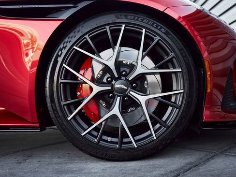 Used 2024 Aston Martin DB12 Coupe image 20