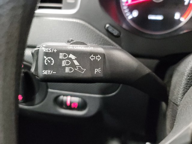 Used 2014 Volkswagen Jetta SE FWD image 25