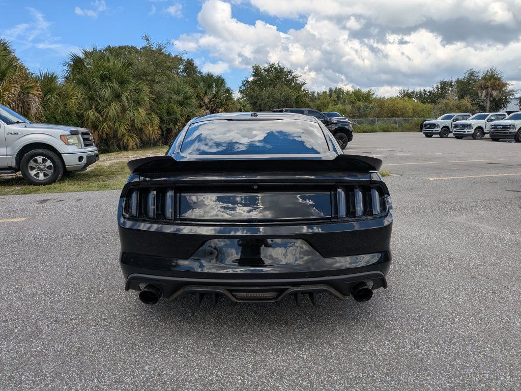 Used 2017 Ford Mustang GT Premium w/ GT Performance Package RWD image 7
