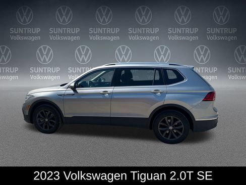 Used 2023 Volkswagen Tiguan SE AWD/4WD image 2