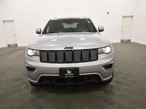 Used 2021 Jeep Grand Cherokee Altitude AWD/4WD image 11