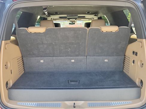 Used 2019 Cadillac Escalade Platinum AWD/4WD image 19