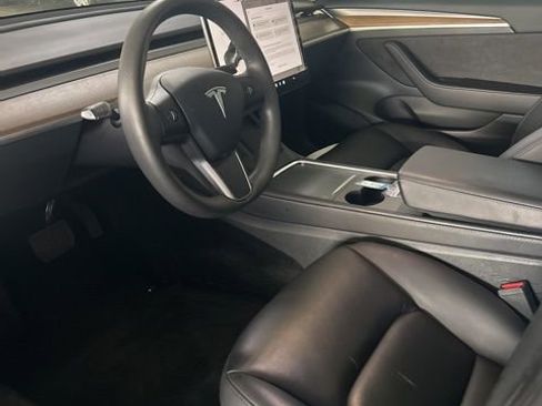 Used 2023 Tesla Model 3 Standard Range image 8