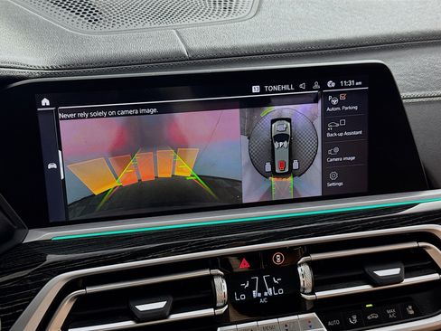 Used 2022 BMW X7 M50i w/ Luxury Seating Package AWD/4WD image 3