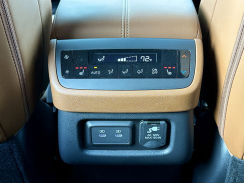 New 2026 Nissan Pathfinder Platinum image 35