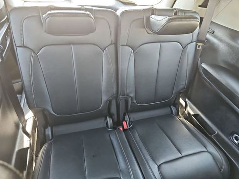 Used 2023 Jeep Grand Cherokee L Limited AWD/4WD image 13