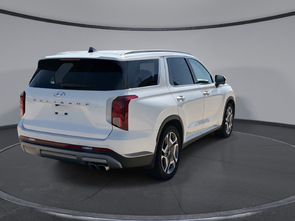 Used 2023 Hyundai Palisade SEL FWD image 11
