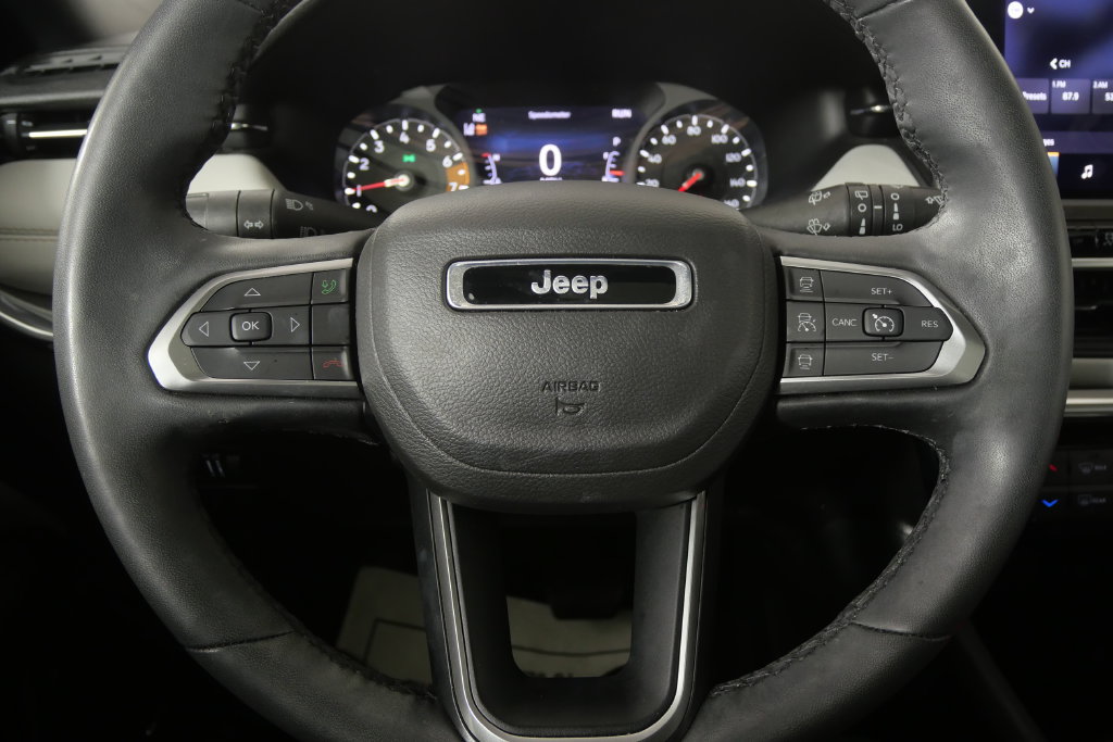 Used 2023 Jeep Compass Limited w/ Sun and Sound Group AWD/4WD image 22