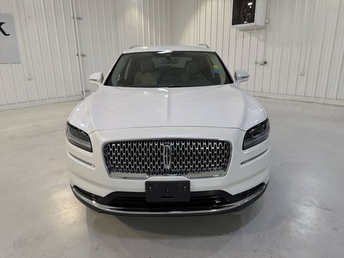 Used 2022 Lincoln Nautilus Standard w/ Premium Package image 8