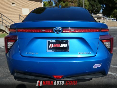 Used 2018 Toyota Mirai FWD image 10