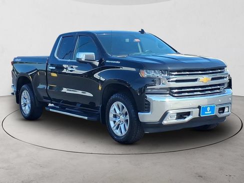 Used 2020 Chevrolet Silverado 1500 LTZ w/ LTZ Convenience Package AWD/4WD image 3