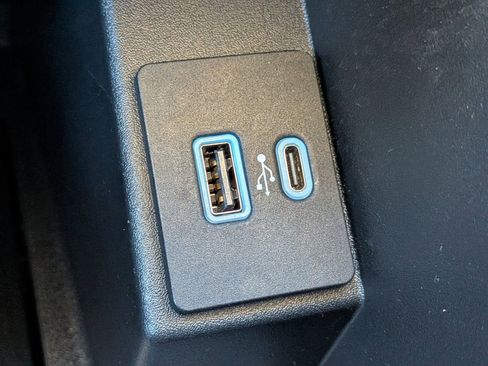 Certified 2024 Ford Edge SEL w/ Convenience Package image 28