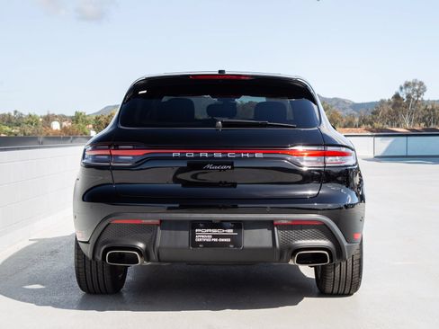 Used 2025 Porsche Macan AWD/4WD image 6