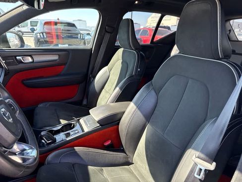 Used 2019 Volvo XC40 T5 R-Design AWD/4WD image 12