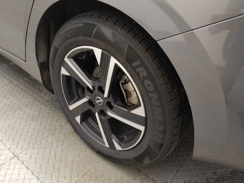 Used 2025 Nissan Sentra SV FWD image 31