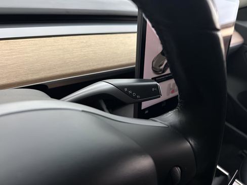 Used 2018 Tesla Model 3 Long Range image 16