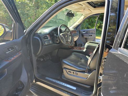 Used 2013 Chevrolet Tahoe LTZ image 33