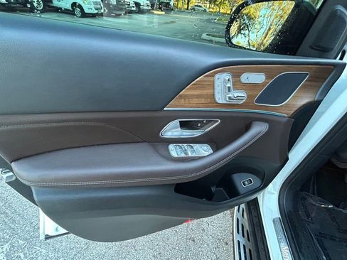 Used 2023 Mercedes-Benz GLE 450 4MATIC w/ AMG Line Exterior image 26