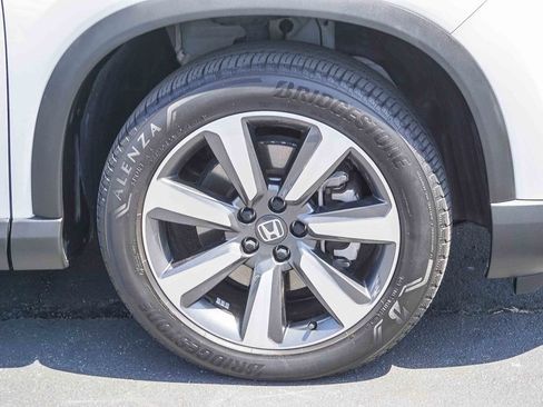 Used 2023 Honda Pilot Touring image 9