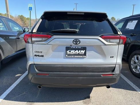 Used 2021 Toyota RAV4 LE image 5