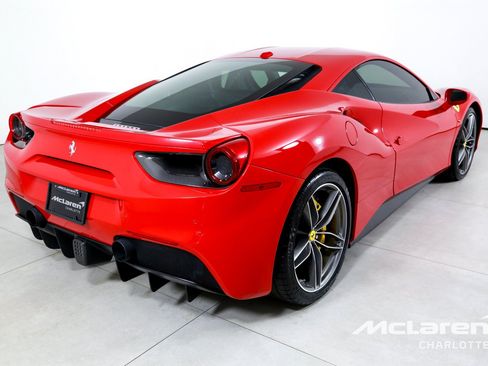 Used 2016 Ferrari 488 GTB RWD image 8
