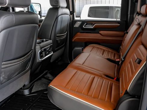 Used 2025 GMC Sierra 2500 Denali Ultimate AWD/4WD image 37