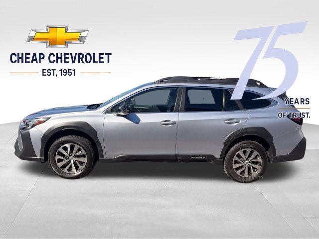 Used 2023 Subaru Outback Premium AWD/4WD image 2