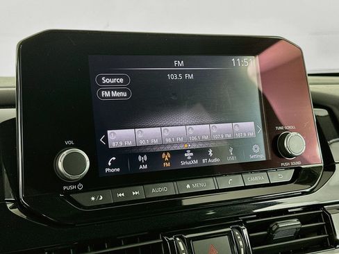 Used 2025 Nissan Pathfinder SV AWD/4WD image 21