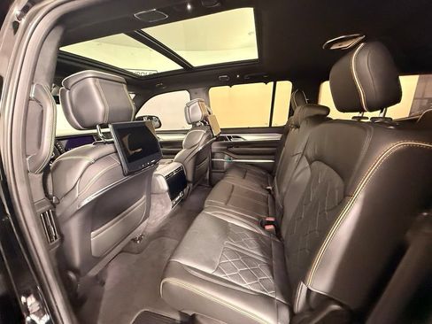 Used 2022 Jeep Grand Wagoneer Series III w/ Rear Seat Video Group 1 AWD/4WD image 26