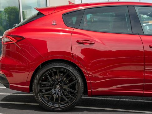 Used 2020 Maserati Levante S GranSport AWD/4WD image 11