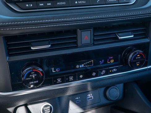 Used 2023 Nissan Rogue SV image 26