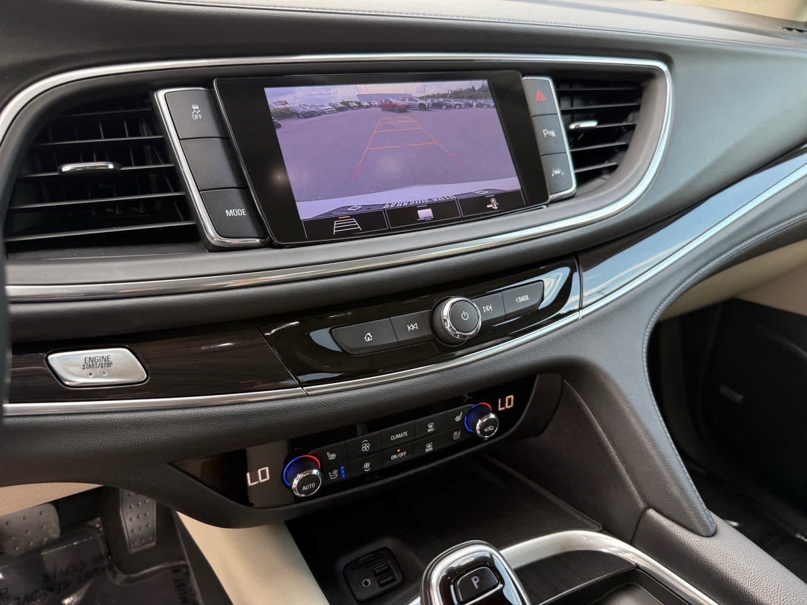 Used 2020 Buick Enclave Premium w/ Sun and Sites Package FWD image 18