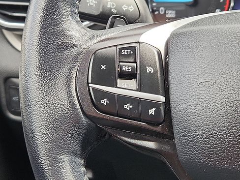 Used 2020 Ford Explorer XLT w/ Equipment Group 202A AWD/4WD image 20